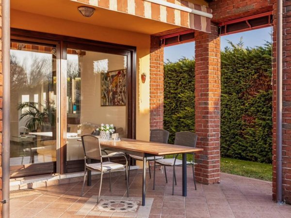 casa indipendente in vendita a Paruzzaro