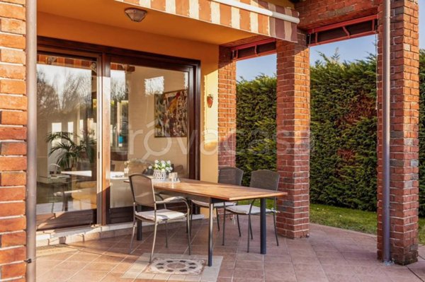 casa indipendente in vendita a Paruzzaro