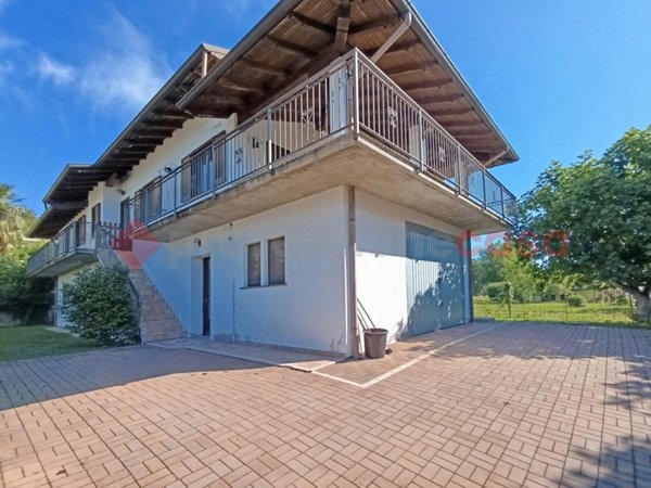 casa indipendente in vendita a Paruzzaro