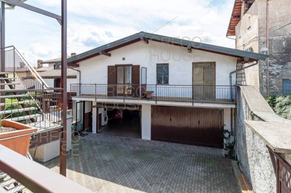 appartamento in vendita a Paruzzaro