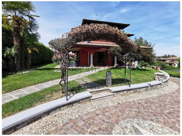 casa indipendente in vendita a Paruzzaro