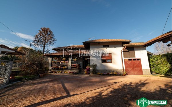 casa indipendente in vendita a Paruzzaro