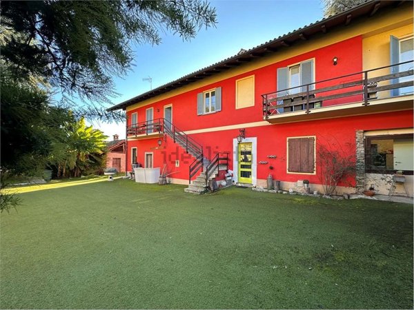 casale in vendita a Paruzzaro