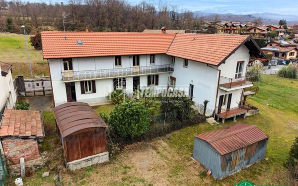 casa indipendente in vendita a Paruzzaro