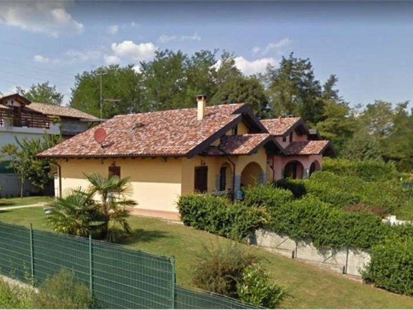 casa indipendente in vendita a Paruzzaro