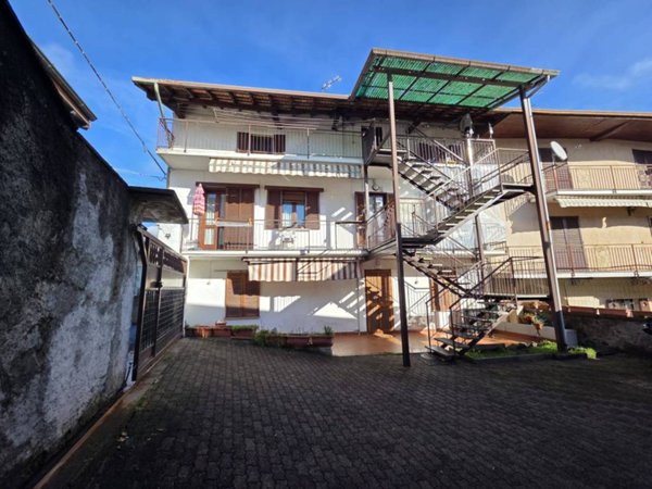 appartamento in vendita a Paruzzaro