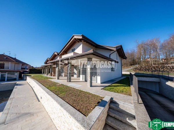 casa indipendente in vendita a Paruzzaro