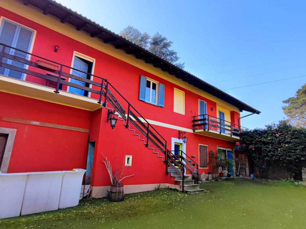 casa indipendente in vendita a Paruzzaro