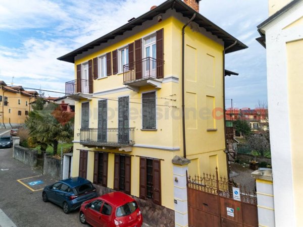 casa indipendente in vendita a Paruzzaro