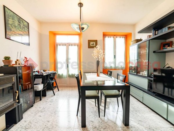casa indipendente in vendita a Paruzzaro