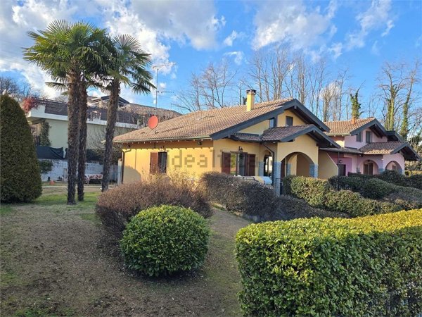 casa indipendente in vendita a Paruzzaro