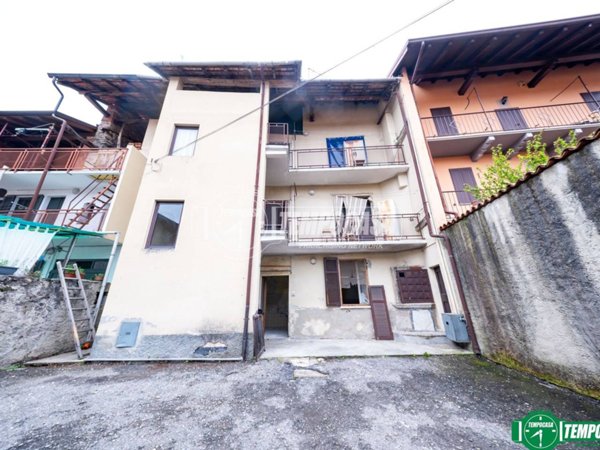 casa indipendente in vendita a Paruzzaro
