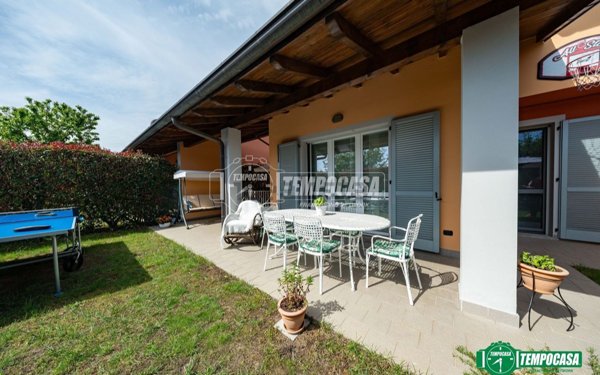 casa indipendente in vendita a Paruzzaro