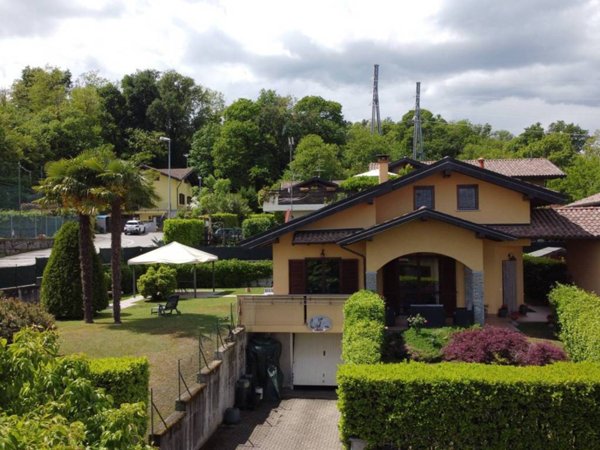casa indipendente in vendita a Paruzzaro