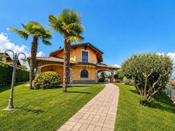 casa indipendente in vendita a Paruzzaro