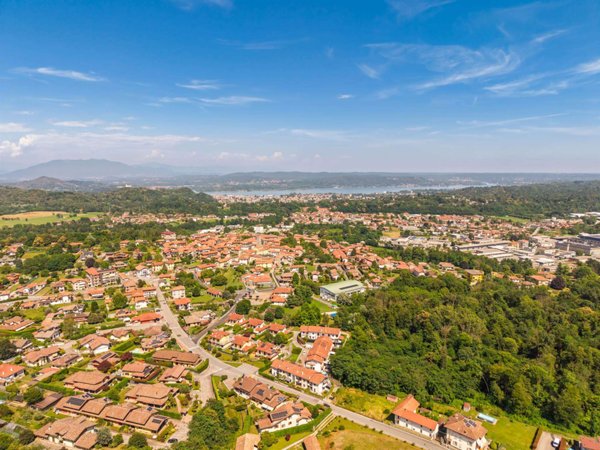casa indipendente in vendita a Paruzzaro