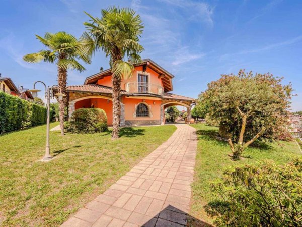 casa indipendente in vendita a Paruzzaro