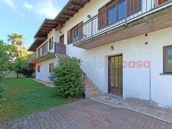 casa indipendente in vendita a Paruzzaro