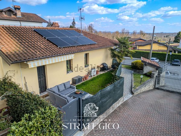 casa indipendente in vendita a Paruzzaro