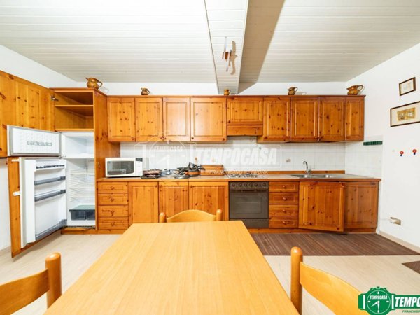 casa indipendente in vendita a Paruzzaro