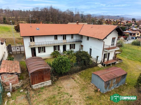 casa indipendente in vendita a Paruzzaro