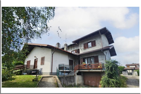 casa indipendente in vendita a Paruzzaro