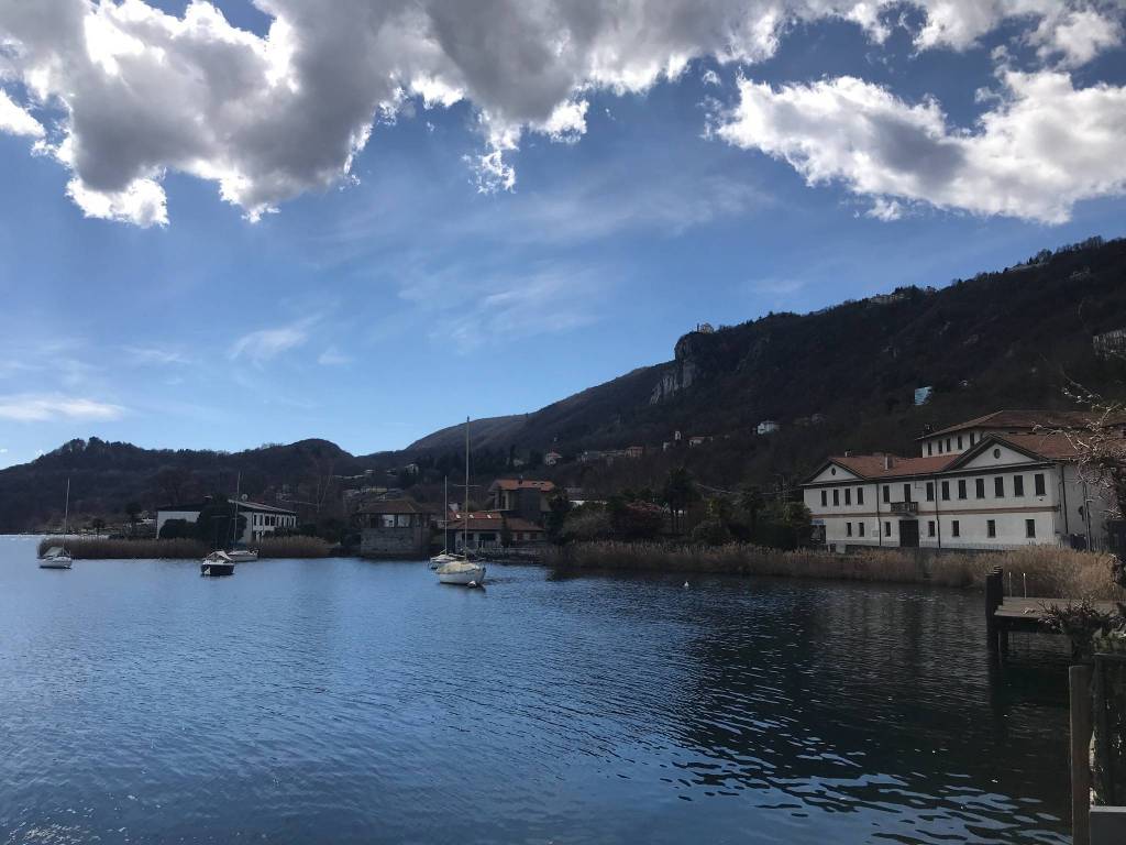 intera palazzina in vendita a Pella