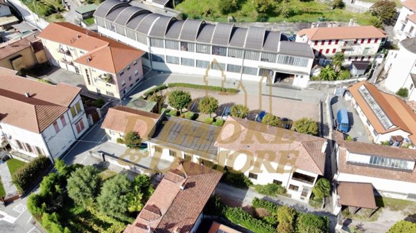 intera palazzina in vendita a Pella