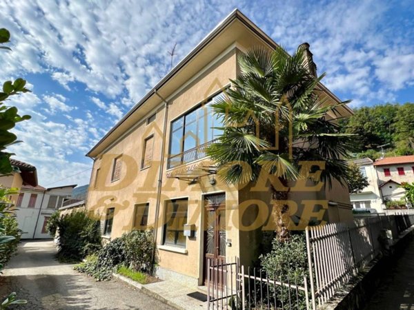 intera palazzina in vendita a Pella