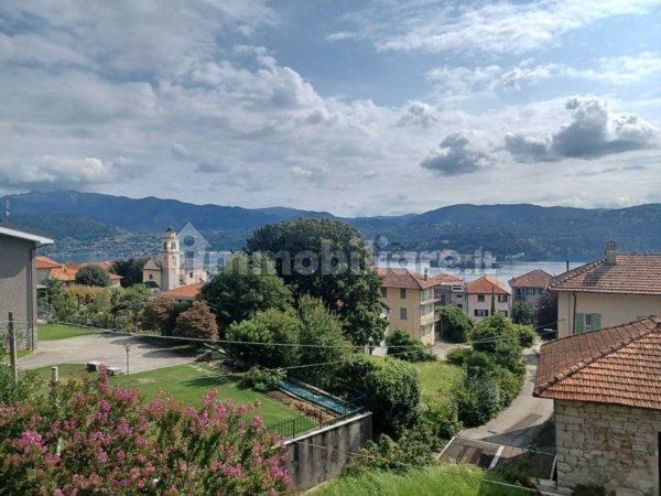 pentavano in vendita a Pella