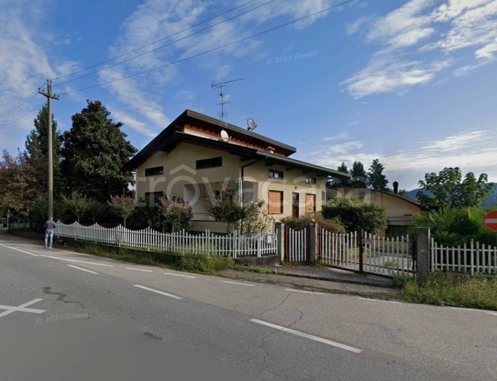 casa indipendente in vendita a Pella