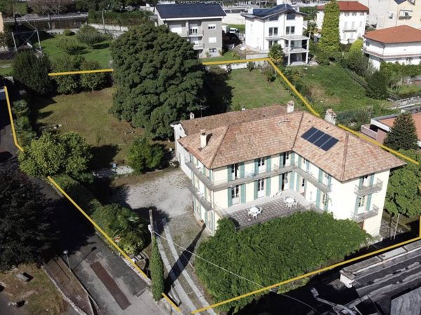 intera palazzina in vendita a Pella