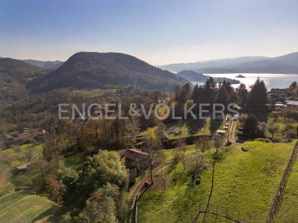 casa indipendente in vendita a Pettenasco in zona Pratolungo