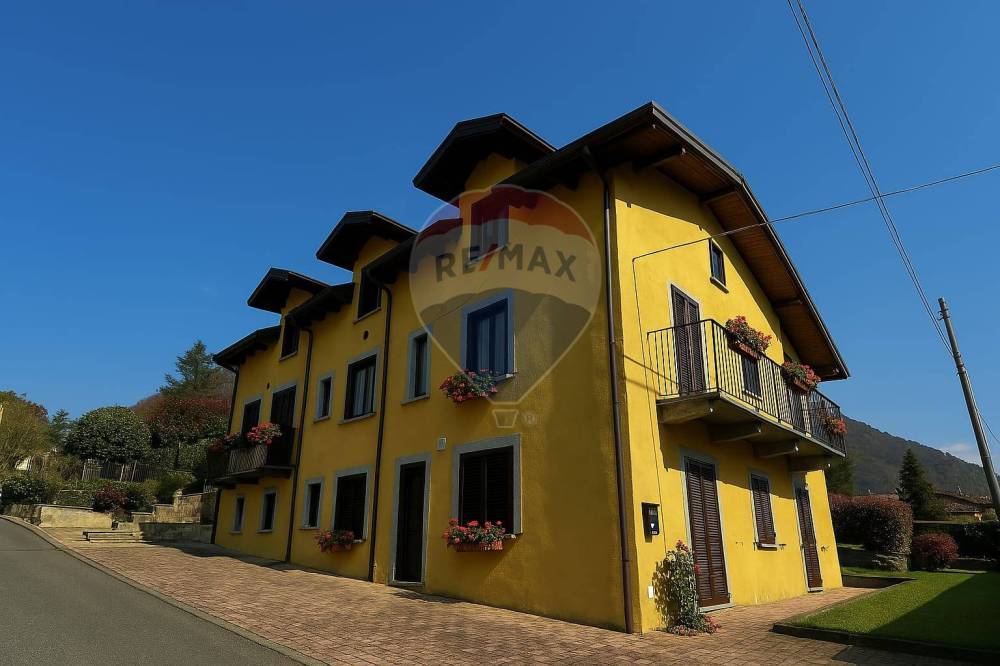 casa indipendente in vendita a Pettenasco