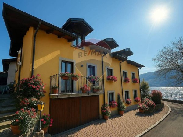 casa indipendente in vendita a Pettenasco