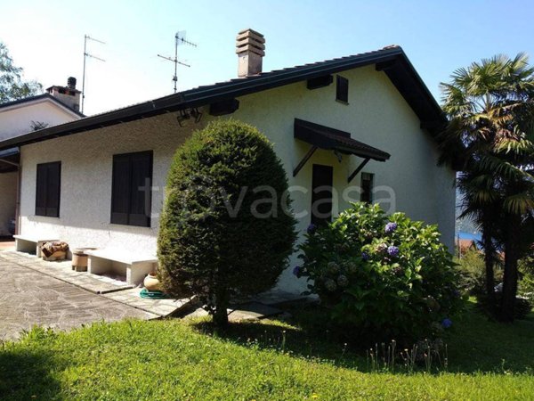 casa indipendente in vendita a Pettenasco