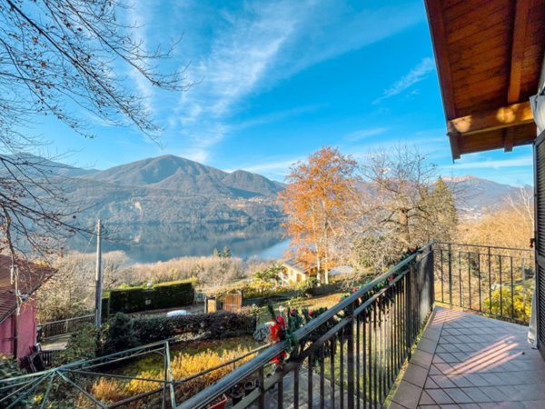 casa indipendente in vendita a Pettenasco in zona Crabbia