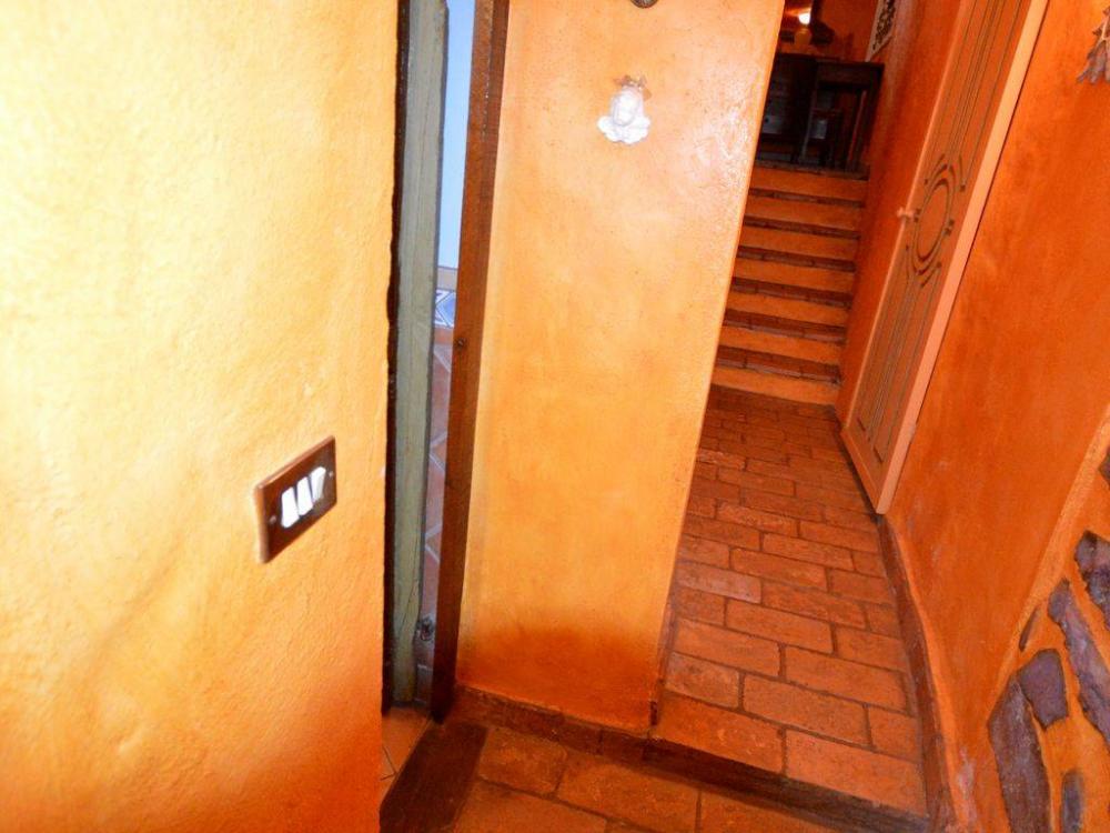 appartamento in vendita a Pettenasco in zona Crabbia