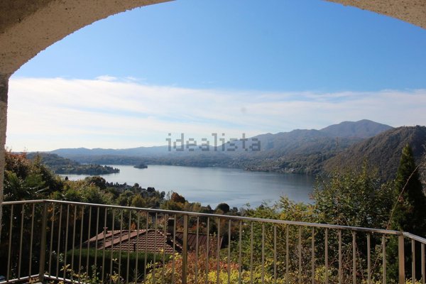 casa indipendente in vendita a Pettenasco