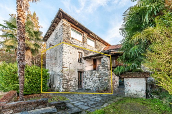 casa indipendente in vendita a Pettenasco