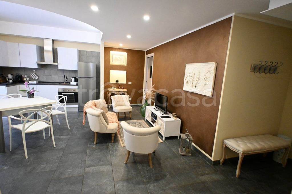 appartamento in vendita a Pettenasco