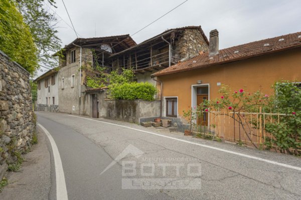 casa indipendente in vendita a Pettenasco in zona Pratolungo