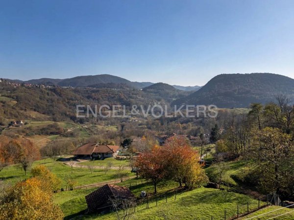casa indipendente in vendita a Pettenasco in zona Pratolungo