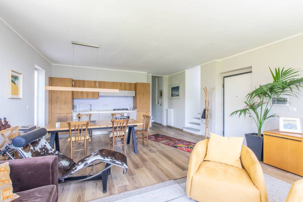casa indipendente in vendita a Pettenasco in zona Pratolungo
