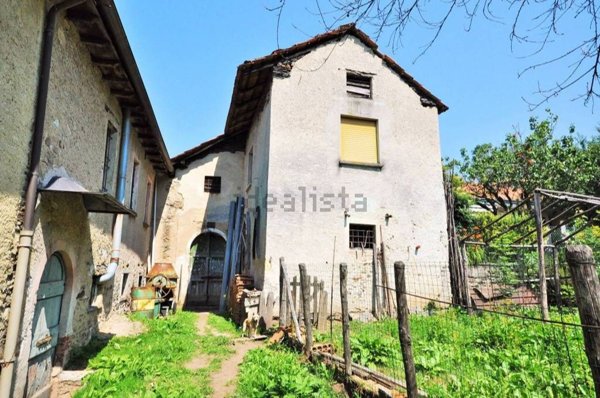 casa indipendente in vendita a Pettenasco