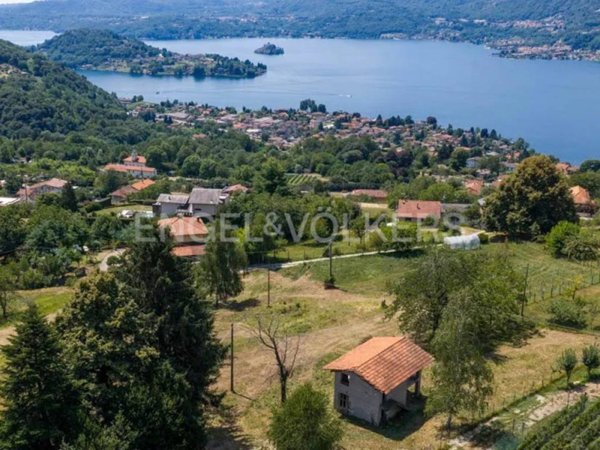 casa indipendente in vendita a Pettenasco in zona Pratolungo