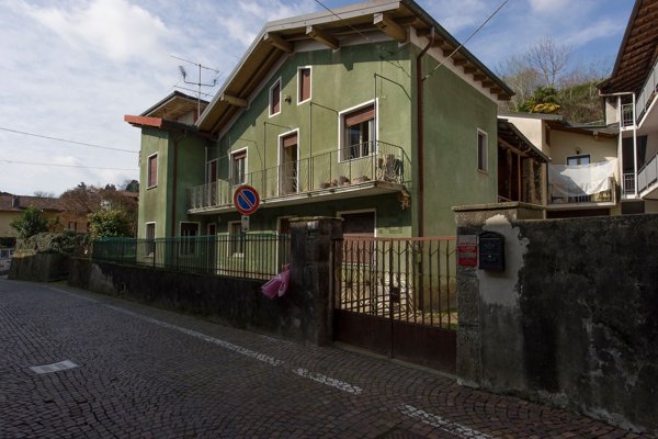 casa indipendente in vendita a Pisano