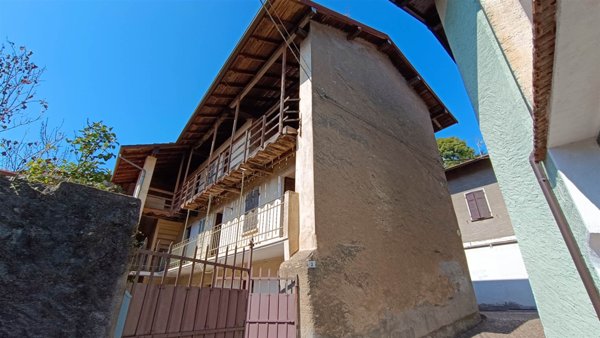 casa indipendente in vendita a Pisano