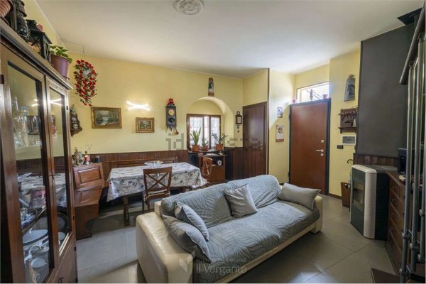 casa indipendente in vendita a Pisano