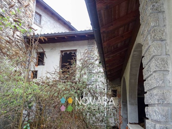 villa in vendita a Pogno